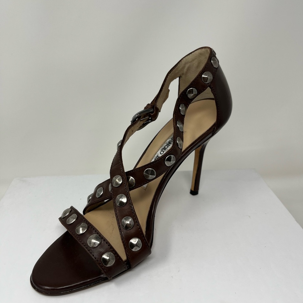 LAST DISCOUNT. Manolo Blahnik 37 (7US)  Brn Leather NINGIA Heels Silver studs.